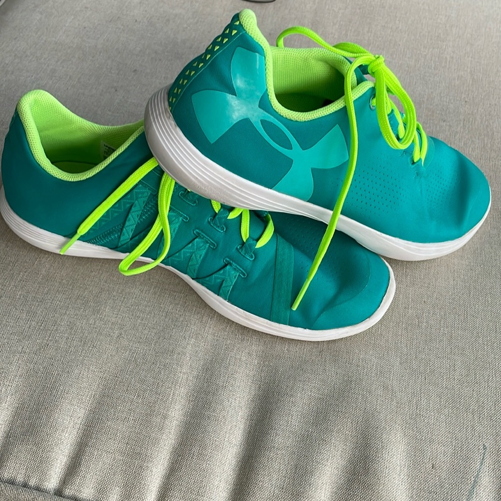 Under Armour Street Precision Low Running Shoes Size 4.5 Youth